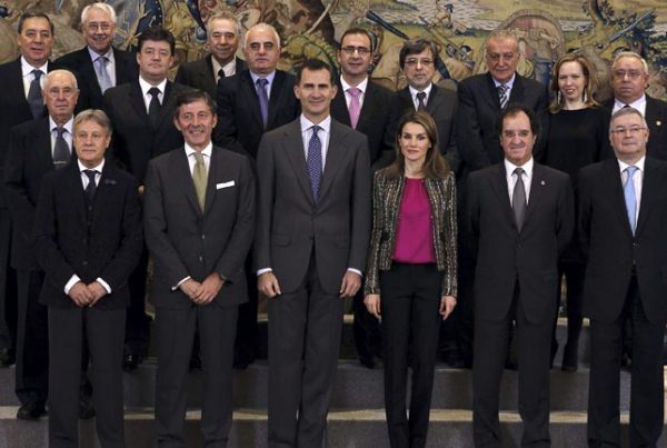 Los actuales Reyes de España, en 2013, como Príncipes de Asturias, recibieron en el Palacio de la Zarzuela a la actual Junta Directiva de la Asociación Española de la Prensa Deportiva