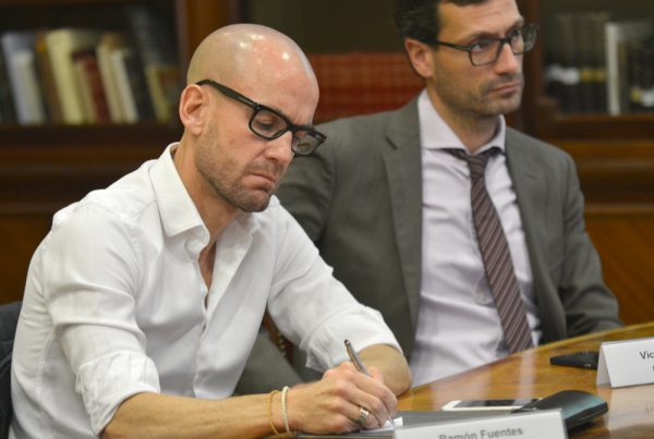 Ramón Fuentes, durante la primera mesa redonda