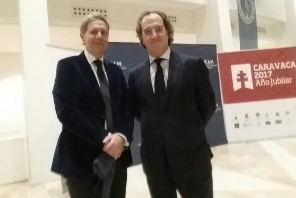 Julián Redondo, con el presidente la APDRM, Juan de Dios Martínez.