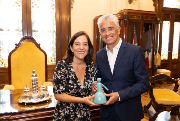 Bebeto junto a la alcaldesa de A Coruña, Inés Rey.