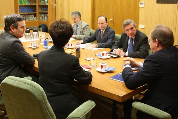 Reunión para elaborar la guía de prevención contra el ZIKA