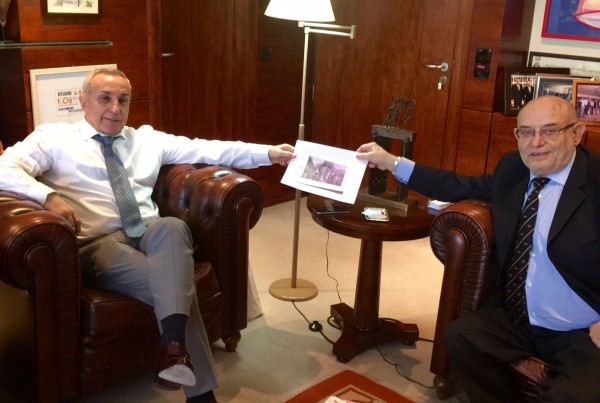 BLANCO Y FERRER CON CUADRO