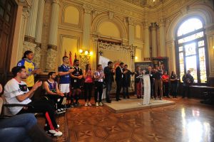 Los deportistas, durante el acto celebrado en el Ayuntamiento de Valladolid.