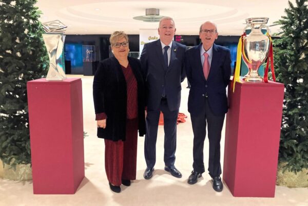 Juan Antonio Prieto, entre Mercedes Viota y Alfredo Campuzano (APD Cantabria).