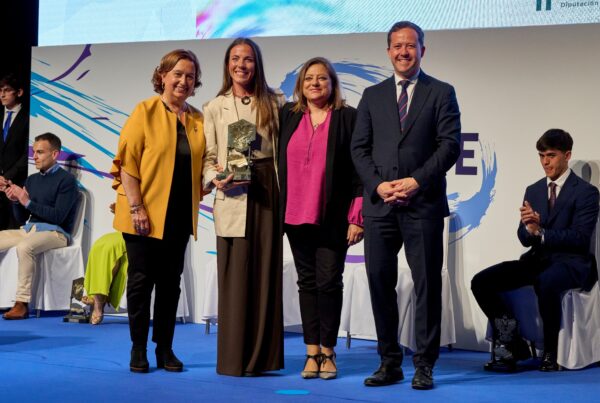En la imagen de izquierda a derecha: Concepción Cedillo Tardío, presidenta de la Diputación de Toledo; María Varo Zubiri; María Victoria Martín de San Pablo Sánchez, alcaldesa de Sonseca; y Carlos Velázquez Romo, alcalde de Toledo.