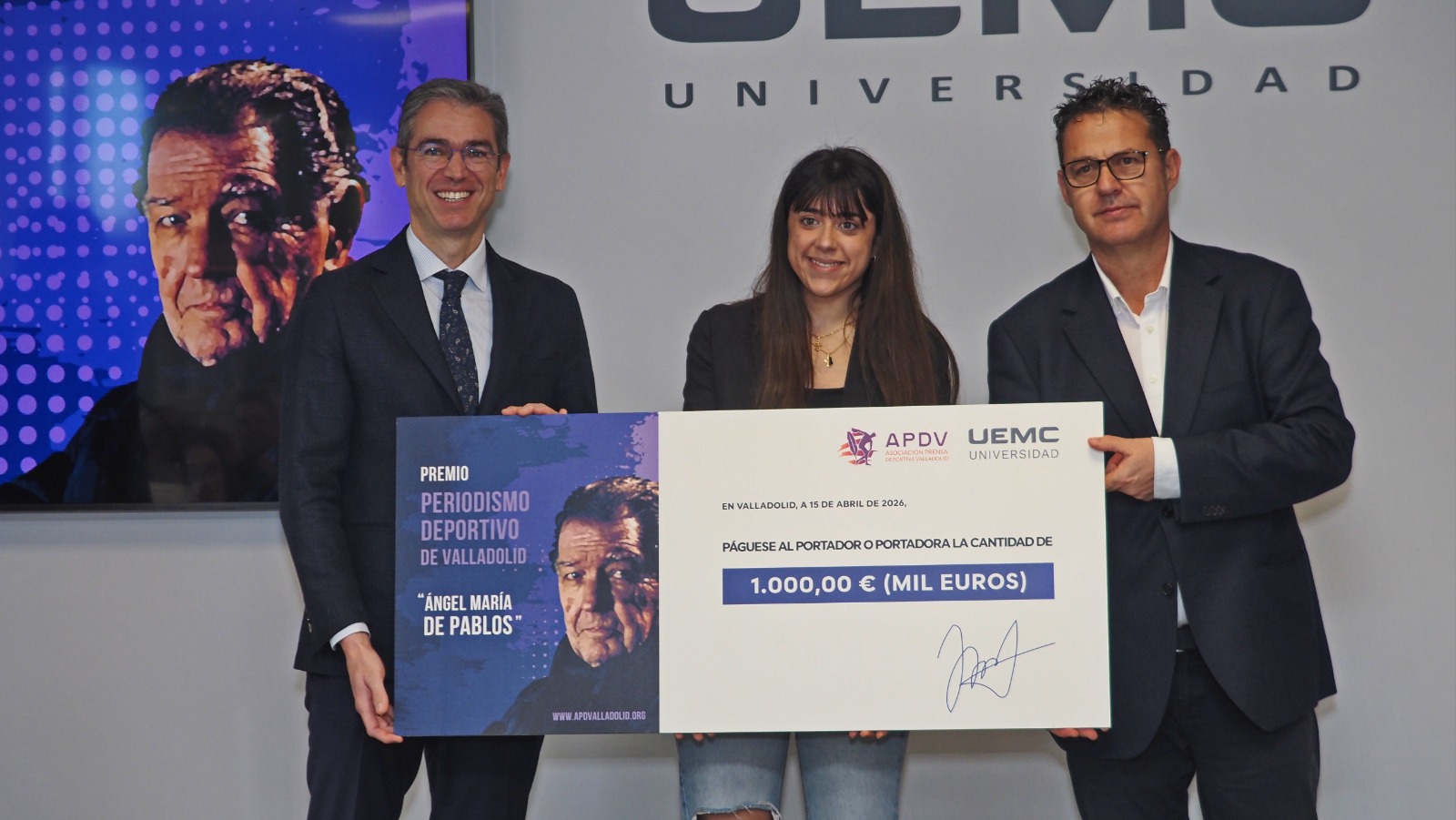 La estudiante de la UEMC Lidia Risco gana el Premio de Periodismo Deportivo Ángel María de Pablos, otorgado por la APDV