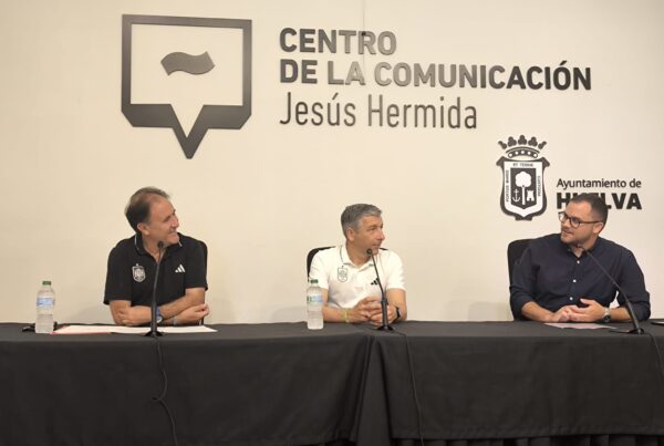 NP - David Cubillo y Nicolás Sáinz ponen en valor en Huelva un fútbol base centrado en la persona