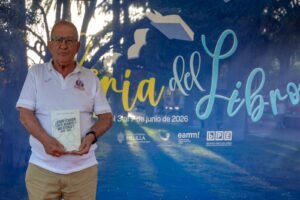 Avelino Gutiérrez presenta '¿Quién es quién en el deporte melillense?'. | José Giner